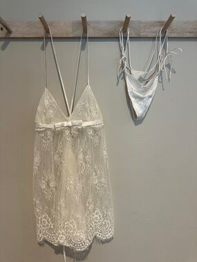 Victoria's Secret Ivory Lace & Satin Chemise with Matching Thong Bridal Set